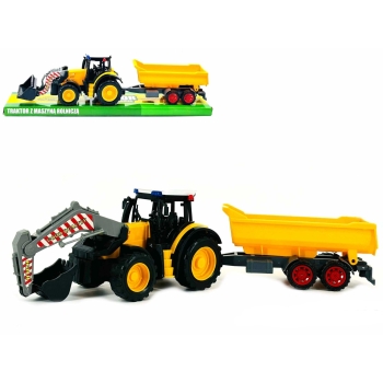 Traktor z przyczepą 8138